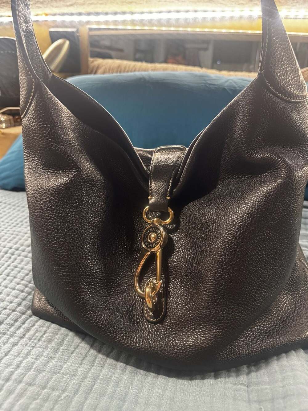 VINTAGE LEATHER DOONEY BOURKE 2L740 BL LOGO LOCK SHOULDER BAG.NEW - Picture 3 of 8